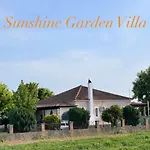 Mama's Sunshine Garden Villa *