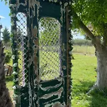 فيلة Mama's Sunshine Garden