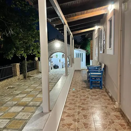 Mama's Sunshine Garden Villa