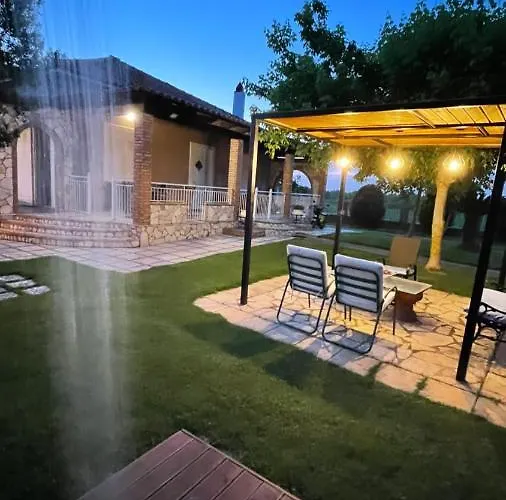 Mama's Sunshine Garden Βίλα