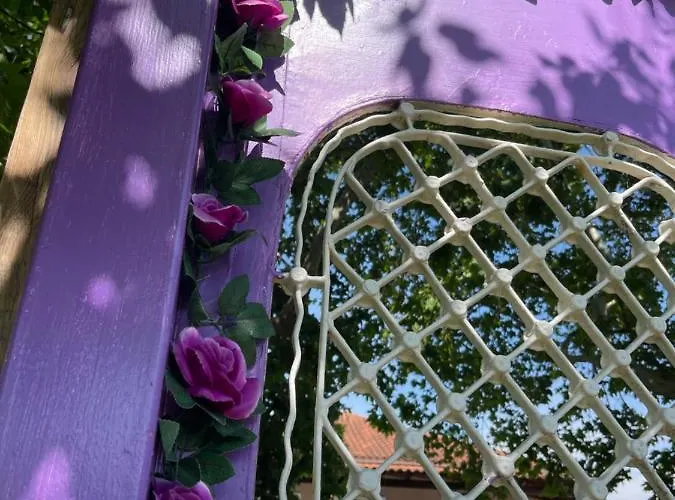 Mama's Sunshine Garden Βίλα